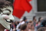 Guy_Fawkes_mask_2